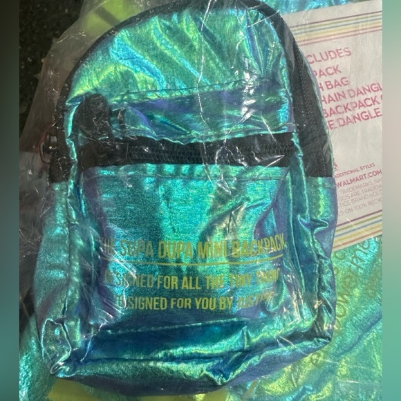 NWT Justice Girl 17 Laptop Backpack 4 piece Set BACKPACK LUNCH BAG KEYCHAIN MINI - Picture 8 of 12